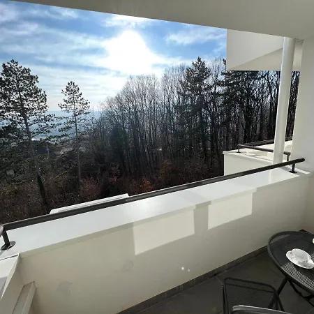 Neni Apartment